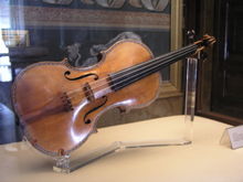 220px-PalacioReal_Stradivarius1.jpg